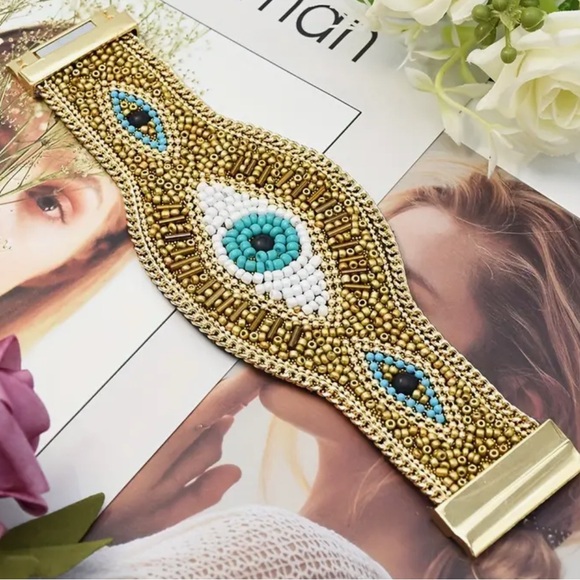 Jewelry - Gold and Turquoise Evil Eye Beaded Bracelet - 7.5” W